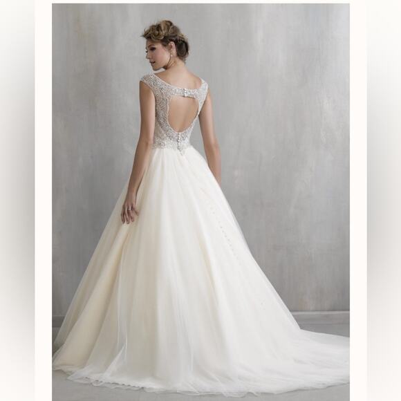 Madison James wedding gown MJ200 full tulle skirt beaded bodice open back - Picture 13 of 13
